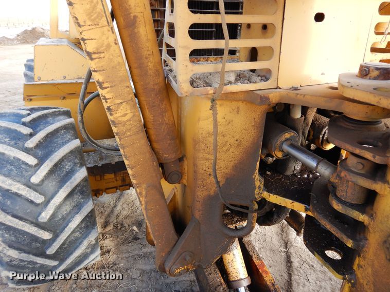 image for item DN6282 1998 Vermeer V8550  trencher