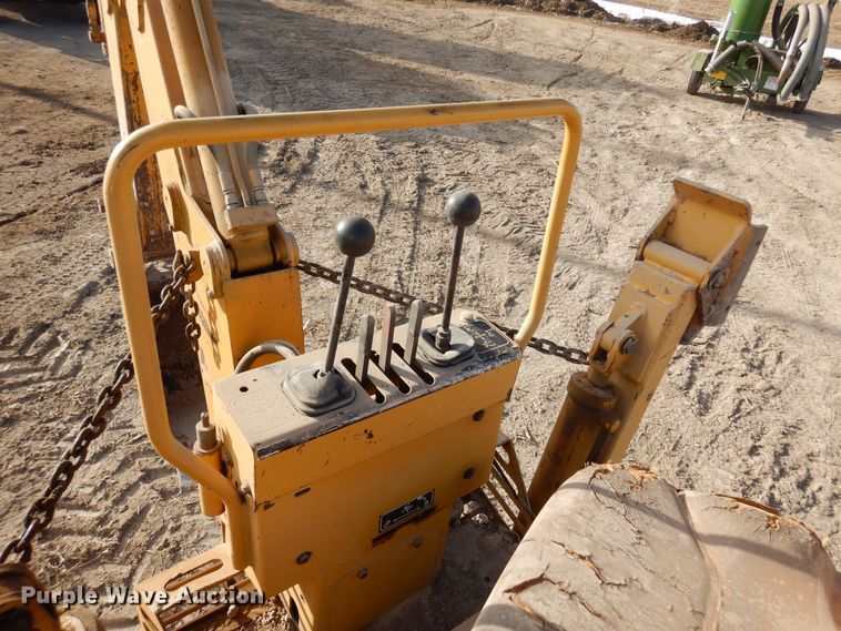 image for item DN6282 1998 Vermeer V8550  trencher