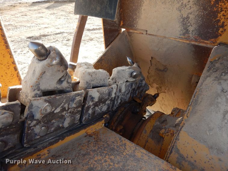 image for item DN6282 1998 Vermeer V8550  trencher