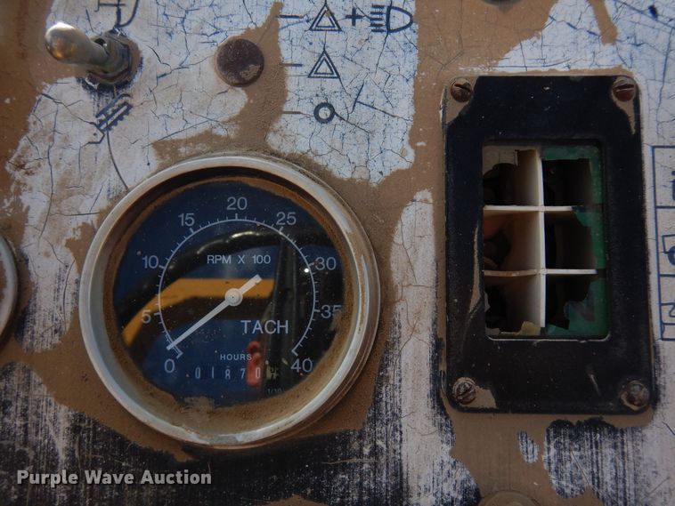 image for item DN6282 1998 Vermeer V8550  trencher