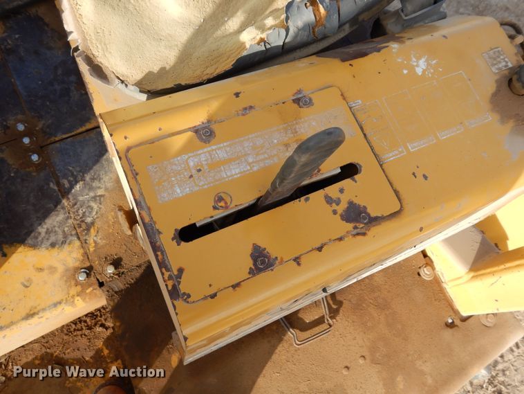 image for item DN6282 1998 Vermeer V8550  trencher