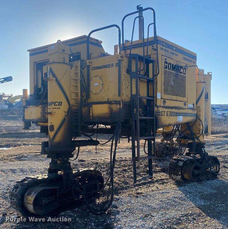 image for item DN8162 Gomaco Commander III GT6300  slip form paver