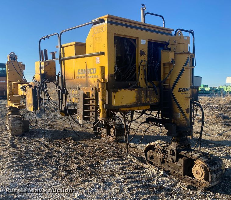 image for item DN8162 Gomaco Commander III GT6300  slip form paver