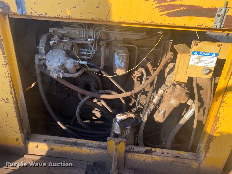 image for item DN8162 Gomaco Commander III GT6300  slip form paver