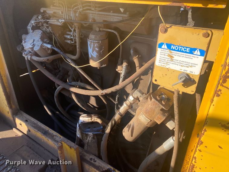 image for item DN8162 Gomaco Commander III GT6300  slip form paver