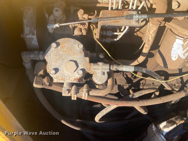 image for item DN8162 Gomaco Commander III GT6300  slip form paver