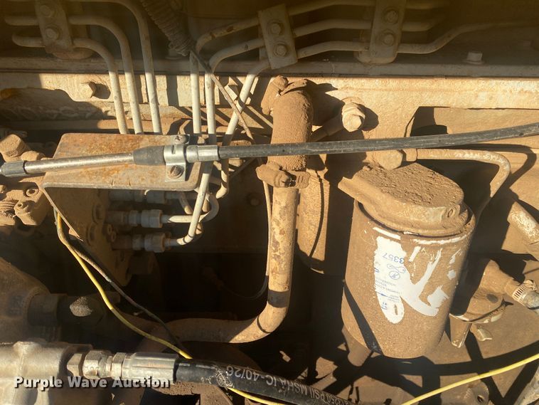 image for item DN8162 Gomaco Commander III GT6300  slip form paver