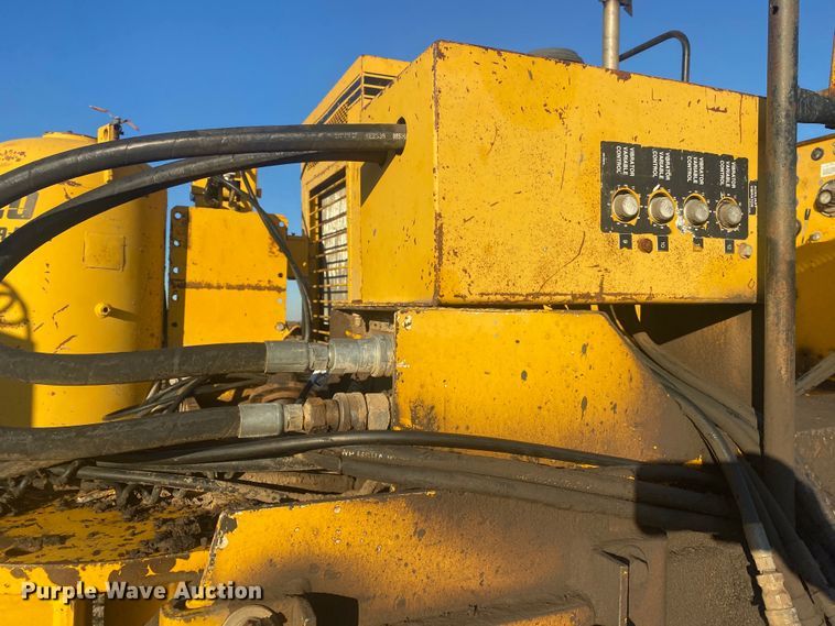 image for item DN8162 Gomaco Commander III GT6300  slip form paver