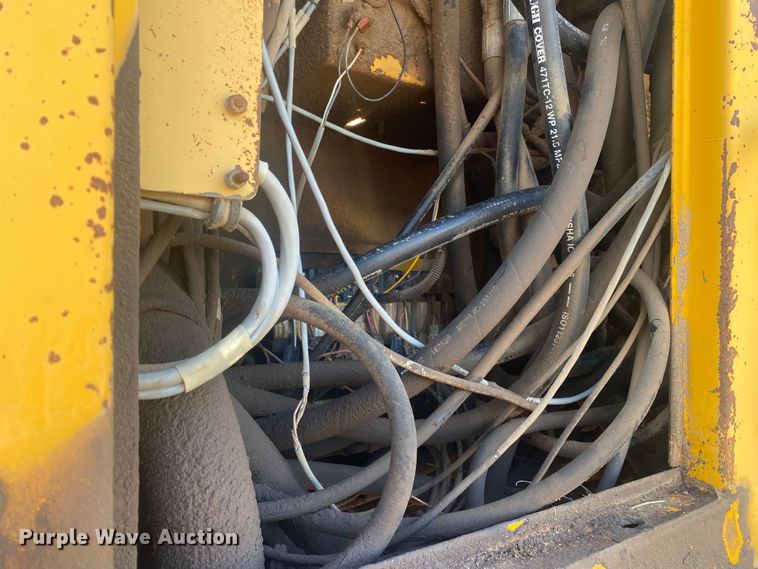 image for item DN8162 Gomaco Commander III GT6300  slip form paver