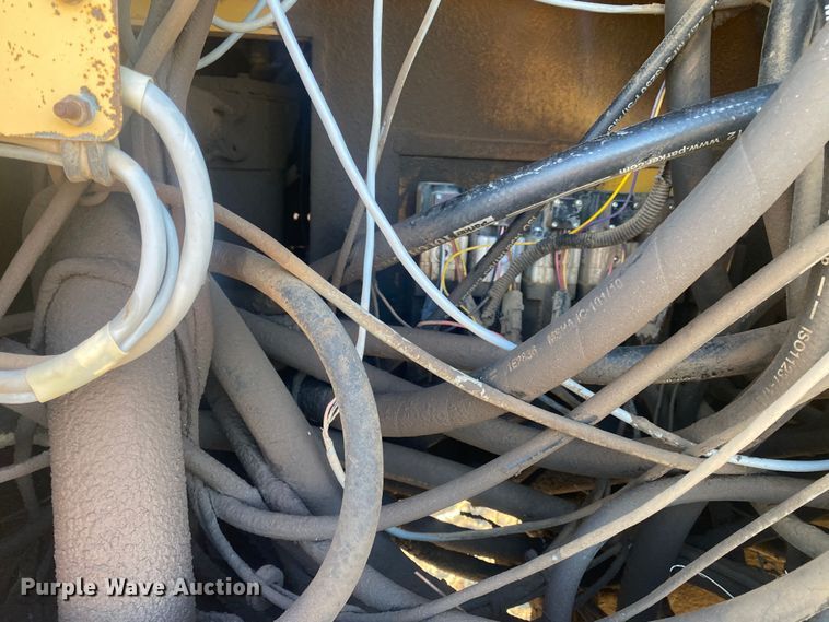 image for item DN8162 Gomaco Commander III GT6300  slip form paver