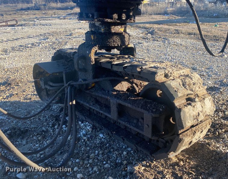 image for item DN8162 Gomaco Commander III GT6300  slip form paver