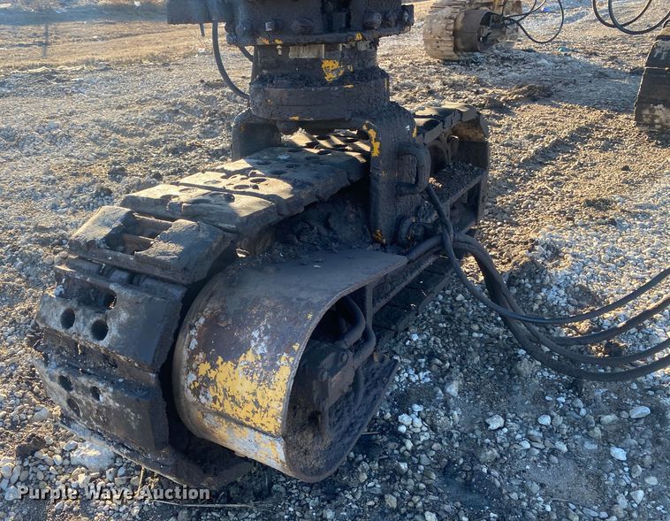 image for item DN8162 Gomaco Commander III GT6300  slip form paver