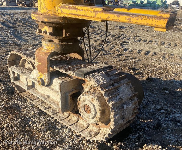 image for item DN8162 Gomaco Commander III GT6300  slip form paver