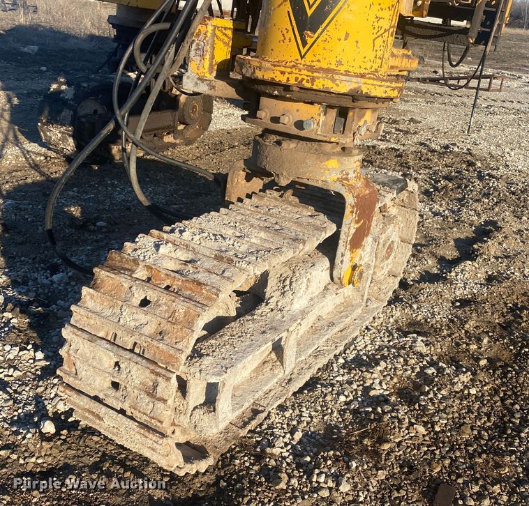 image for item DN8162 Gomaco Commander III GT6300  slip form paver