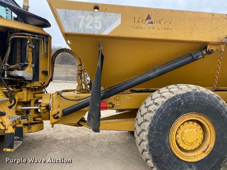 image for item DN8188 2011 Caterpillar 725  haul truck