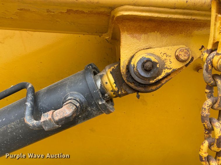 image for item DN8188 2011 Caterpillar 725  haul truck