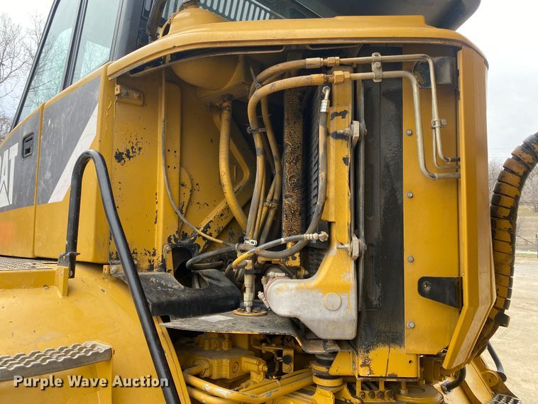 image for item DN8188 2011 Caterpillar 725  haul truck