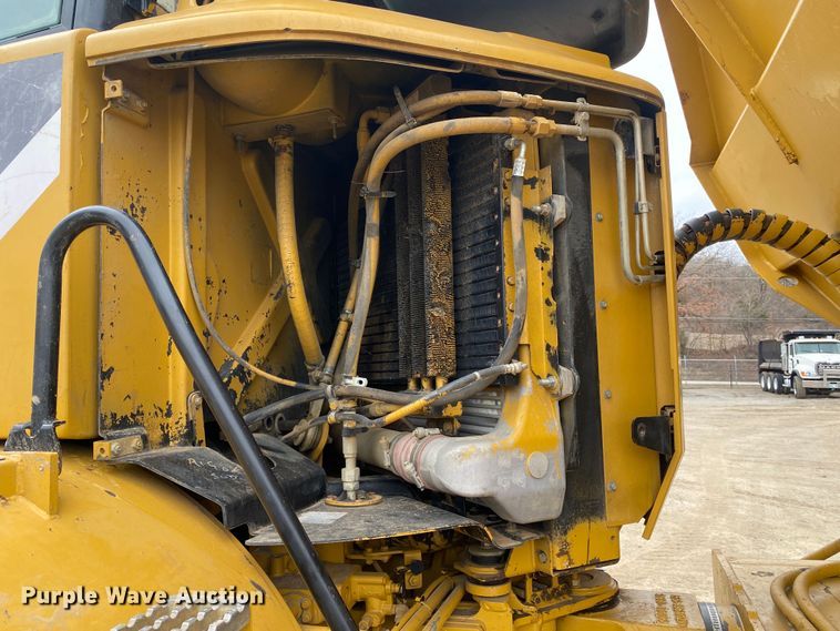 image for item DN8188 2011 Caterpillar 725  haul truck