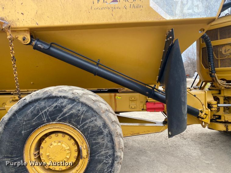 image for item DN8188 2011 Caterpillar 725  haul truck