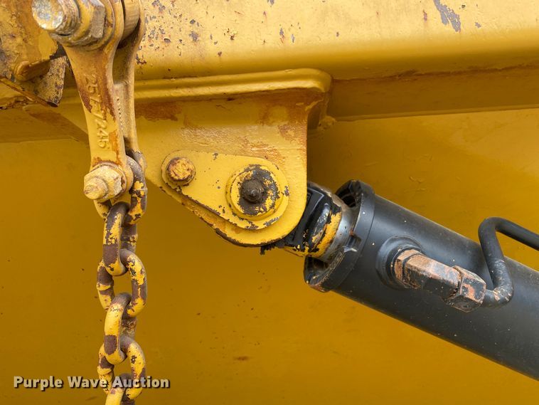 image for item DN8188 2011 Caterpillar 725  haul truck