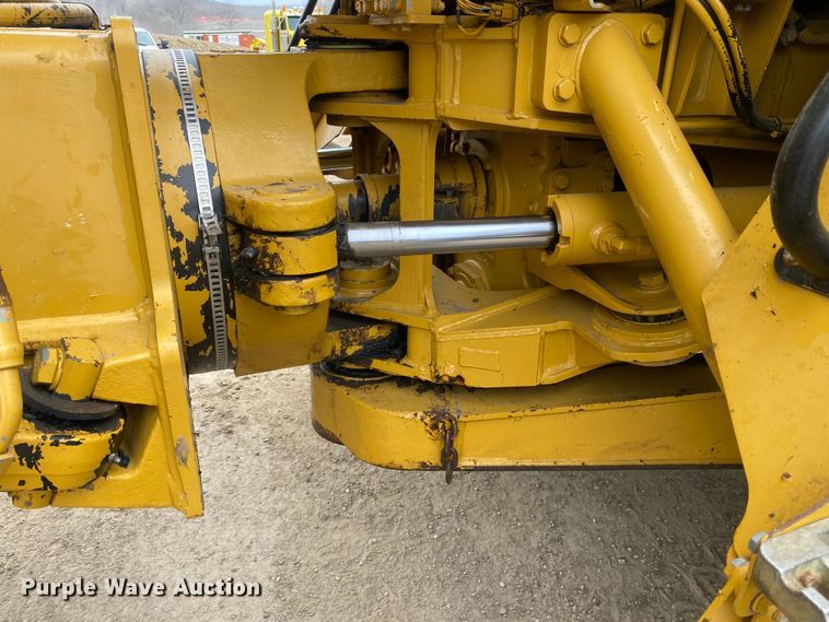 image for item DN8188 2011 Caterpillar 725  haul truck