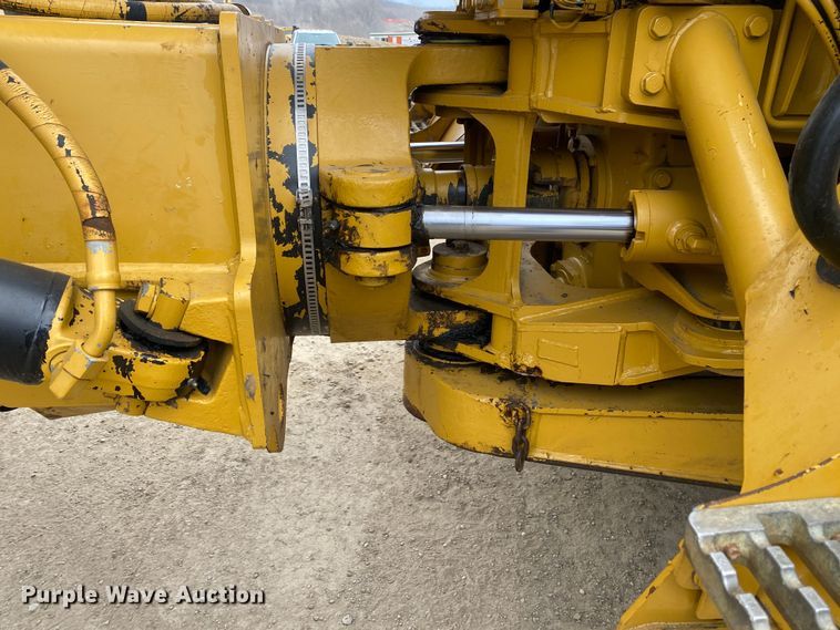 image for item DN8188 2011 Caterpillar 725  haul truck