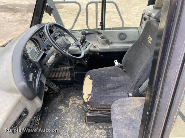 image for item DN8188 2011 Caterpillar 725  haul truck