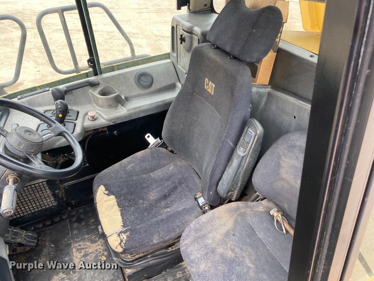 image for item DN8188 2011 Caterpillar 725  haul truck