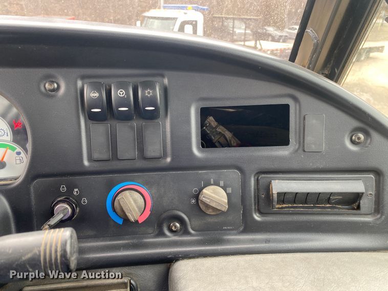 image for item DN8188 2011 Caterpillar 725  haul truck