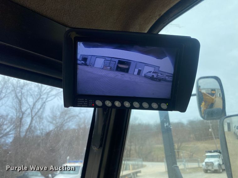 image for item DN8188 2011 Caterpillar 725  haul truck