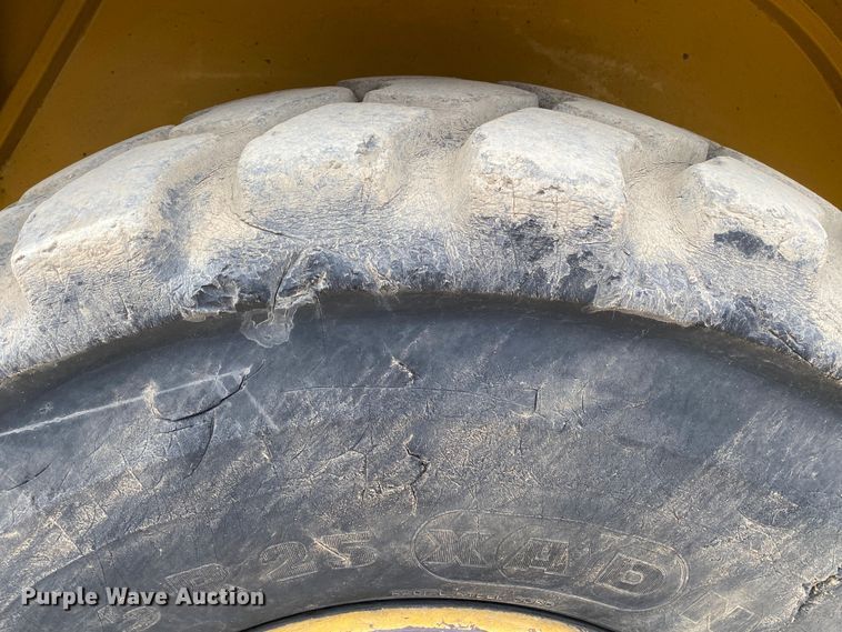 image for item DN8188 2011 Caterpillar 725  haul truck