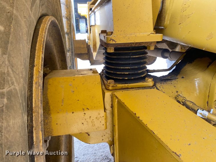 image for item DN8188 2011 Caterpillar 725  haul truck