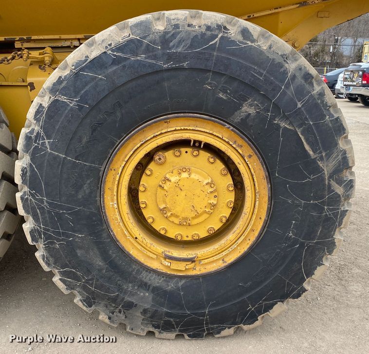 image for item DN8188 2011 Caterpillar 725  haul truck