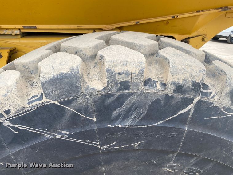 image for item DN8188 2011 Caterpillar 725  haul truck