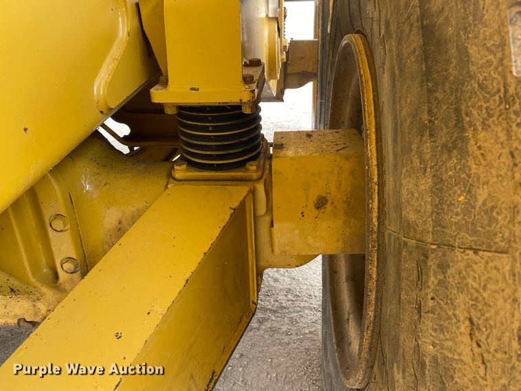 image for item DN8188 2011 Caterpillar 725  haul truck