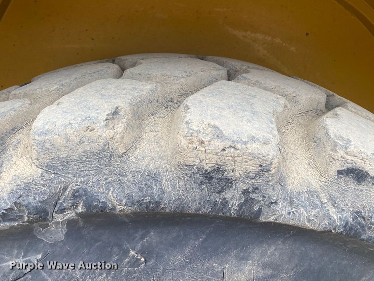 image for item DN8188 2011 Caterpillar 725  haul truck