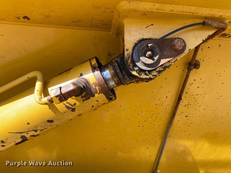 image for item DN8189 2010 Caterpillar 730  haul truck