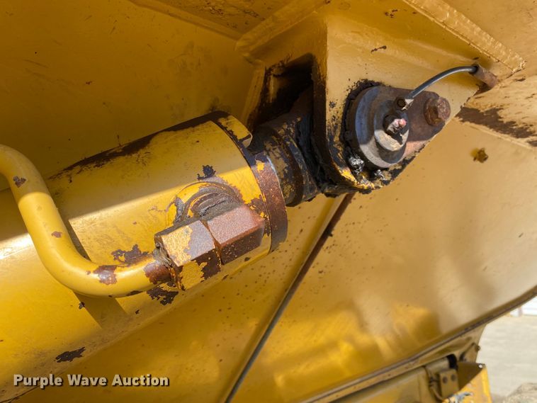 image for item DN8189 2010 Caterpillar 730  haul truck