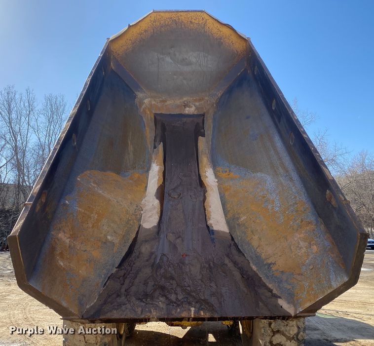 image for item DN8189 2010 Caterpillar 730  haul truck