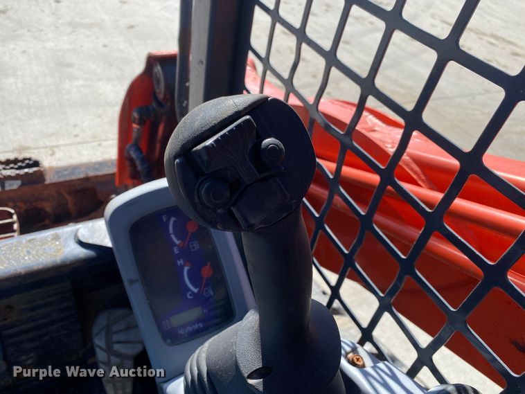 image for item DN8192 Kubota SVL75  tracked skid steer loader