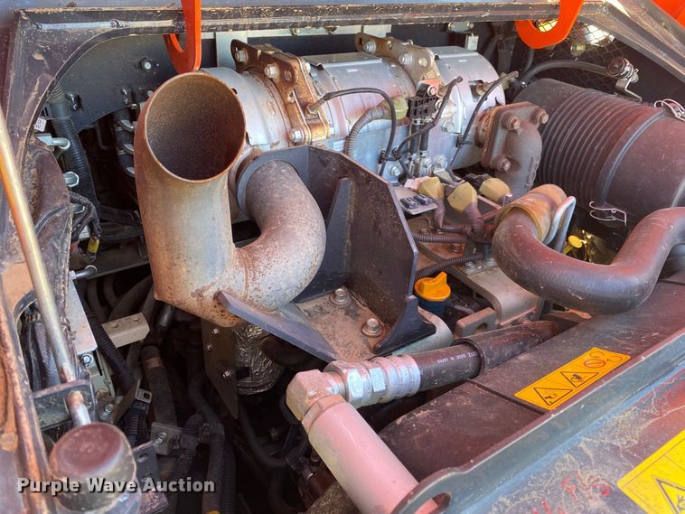 image for item DN8192 Kubota SVL75  tracked skid steer loader