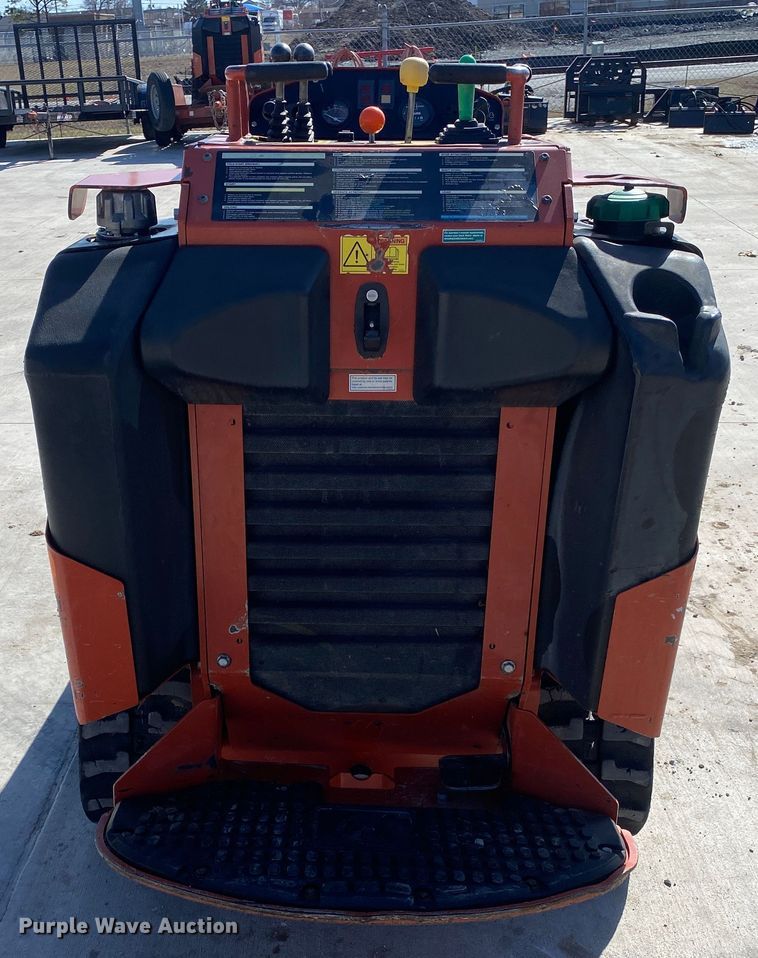 image for item DN8195 2017 Ditch Witch SK800  compact utility loader