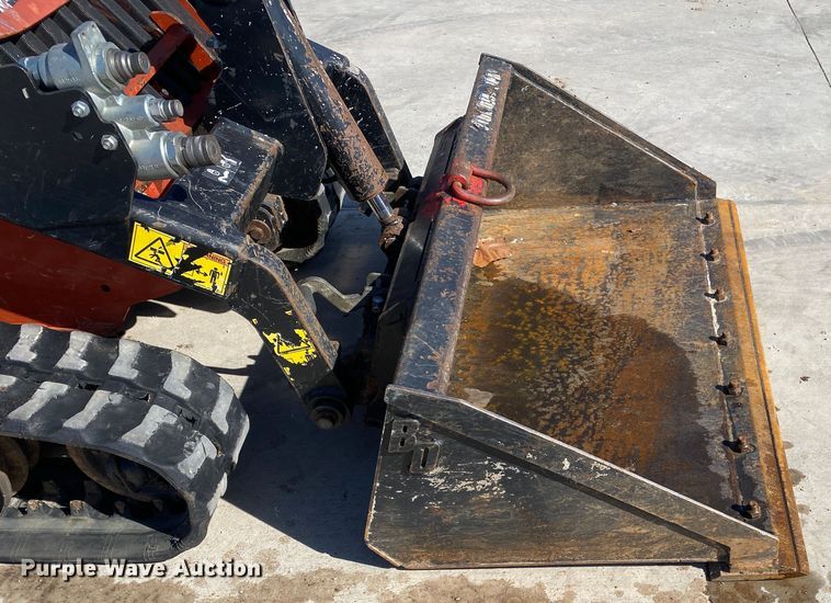 image for item DN8195 2017 Ditch Witch SK800  compact utility loader