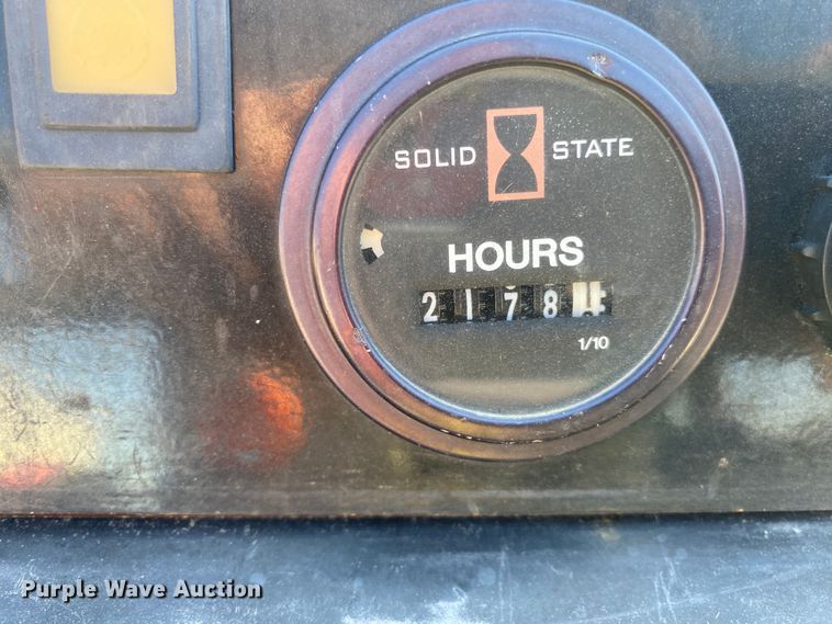 image for item DN8195 2017 Ditch Witch SK800  compact utility loader