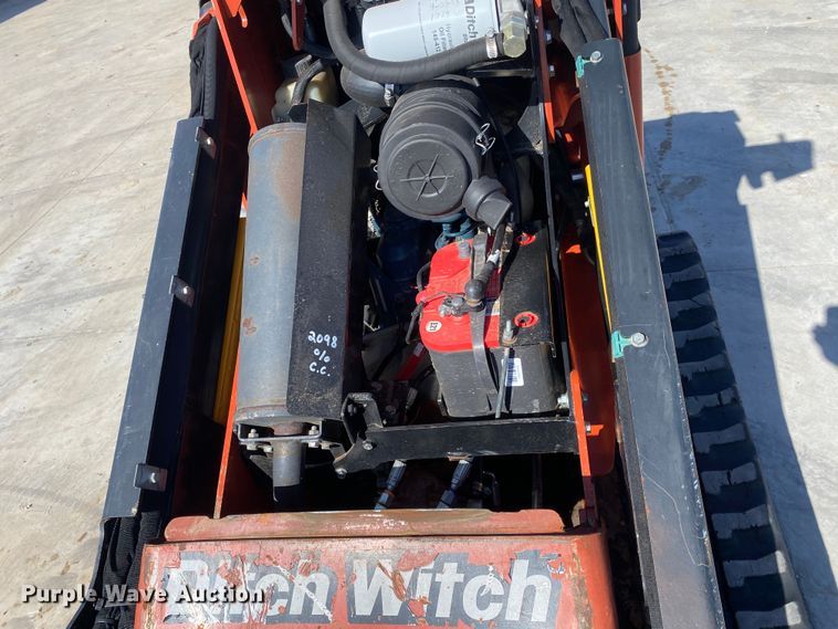 image for item DN8195 2017 Ditch Witch SK800  compact utility loader