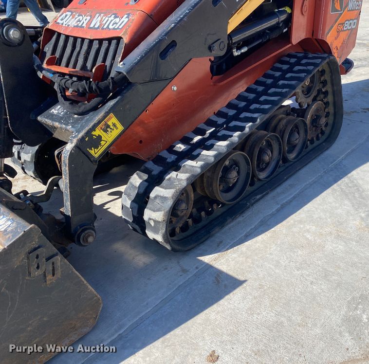 image for item DN8195 2017 Ditch Witch SK800  compact utility loader