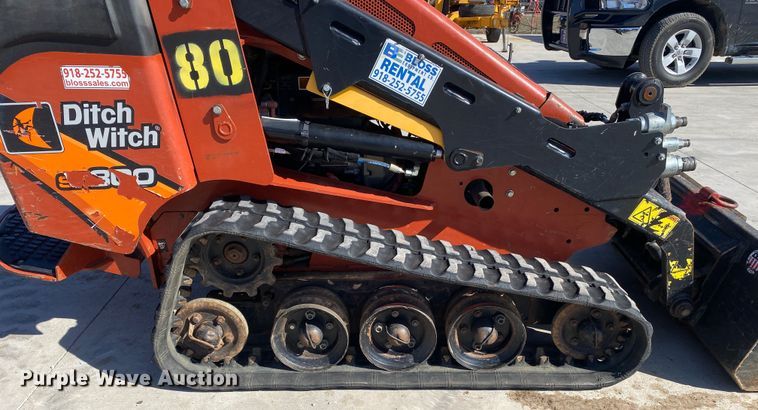 image for item DN8195 2017 Ditch Witch SK800  compact utility loader