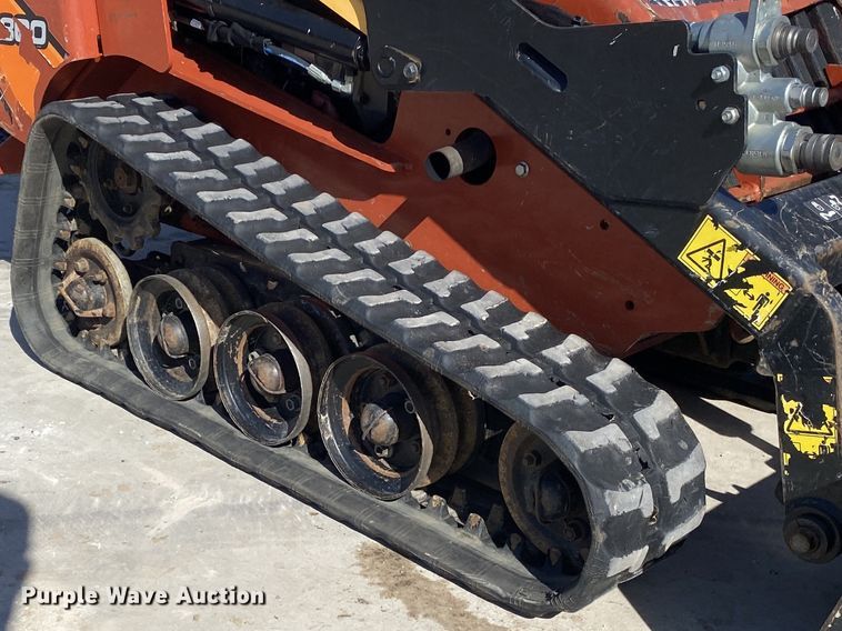 image for item DN8195 2017 Ditch Witch SK800  compact utility loader