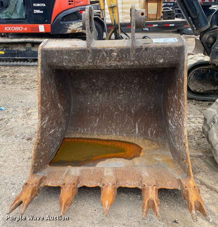 image for item DN8212 Esco  excavator bucket