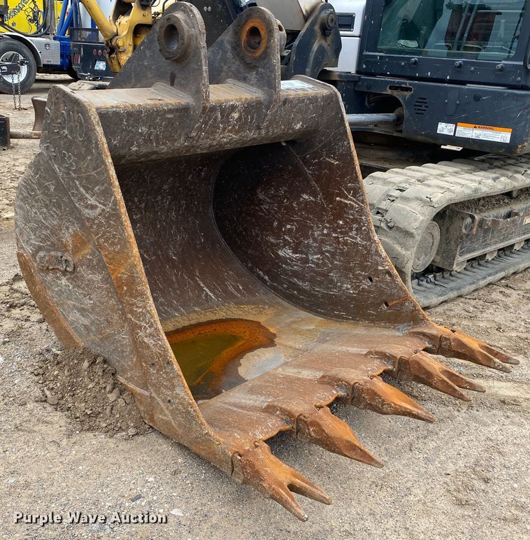 image for item DN8212 Esco  excavator bucket